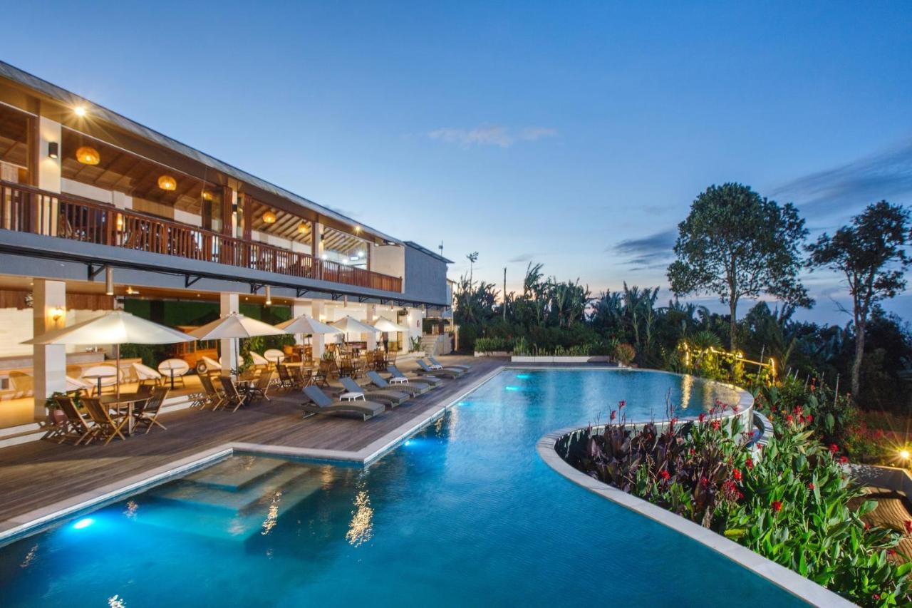 Giriwood Hotel & Villa Munduk Exteriör bild