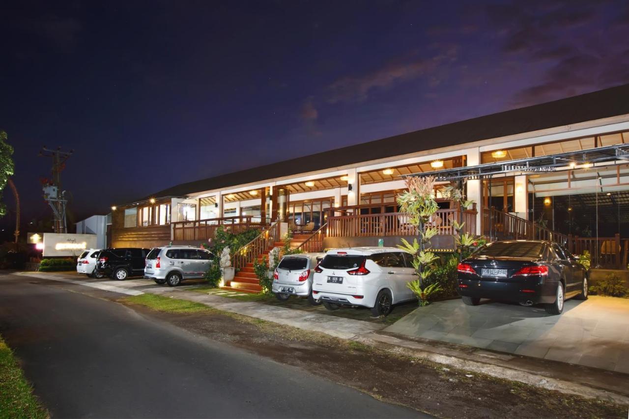 Giriwood Hotel & Villa Munduk Exteriör bild