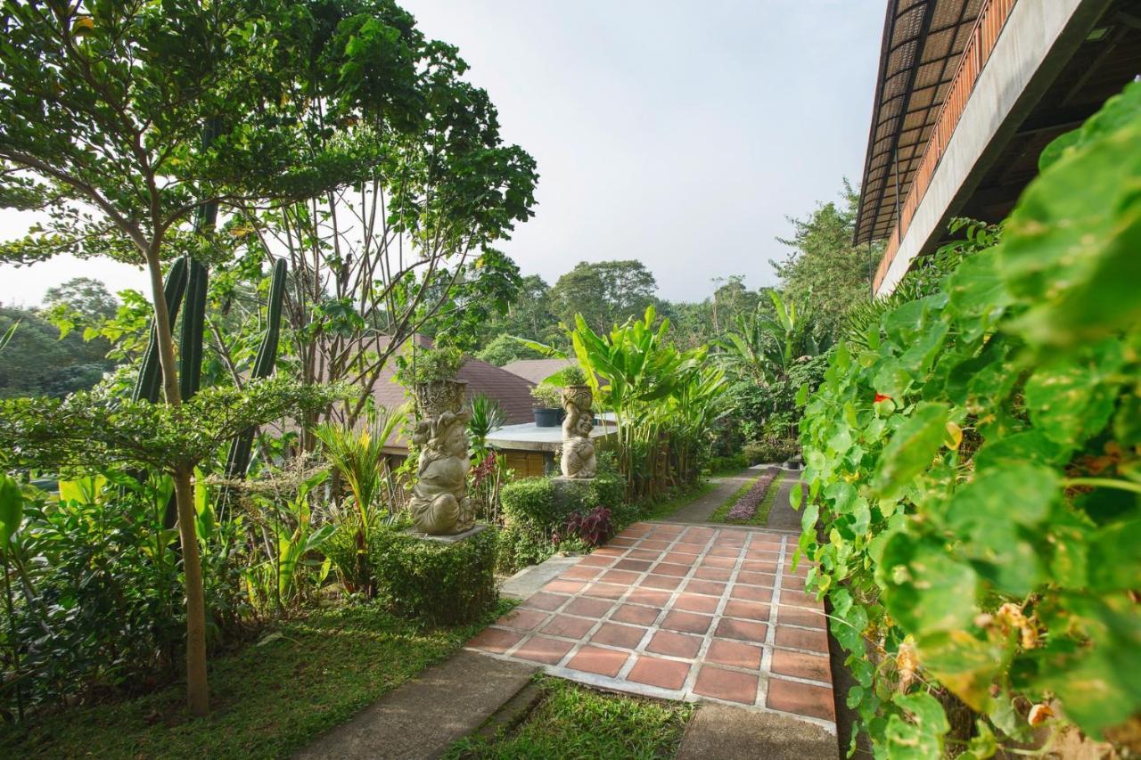 Giriwood Hotel & Villa Munduk Exteriör bild